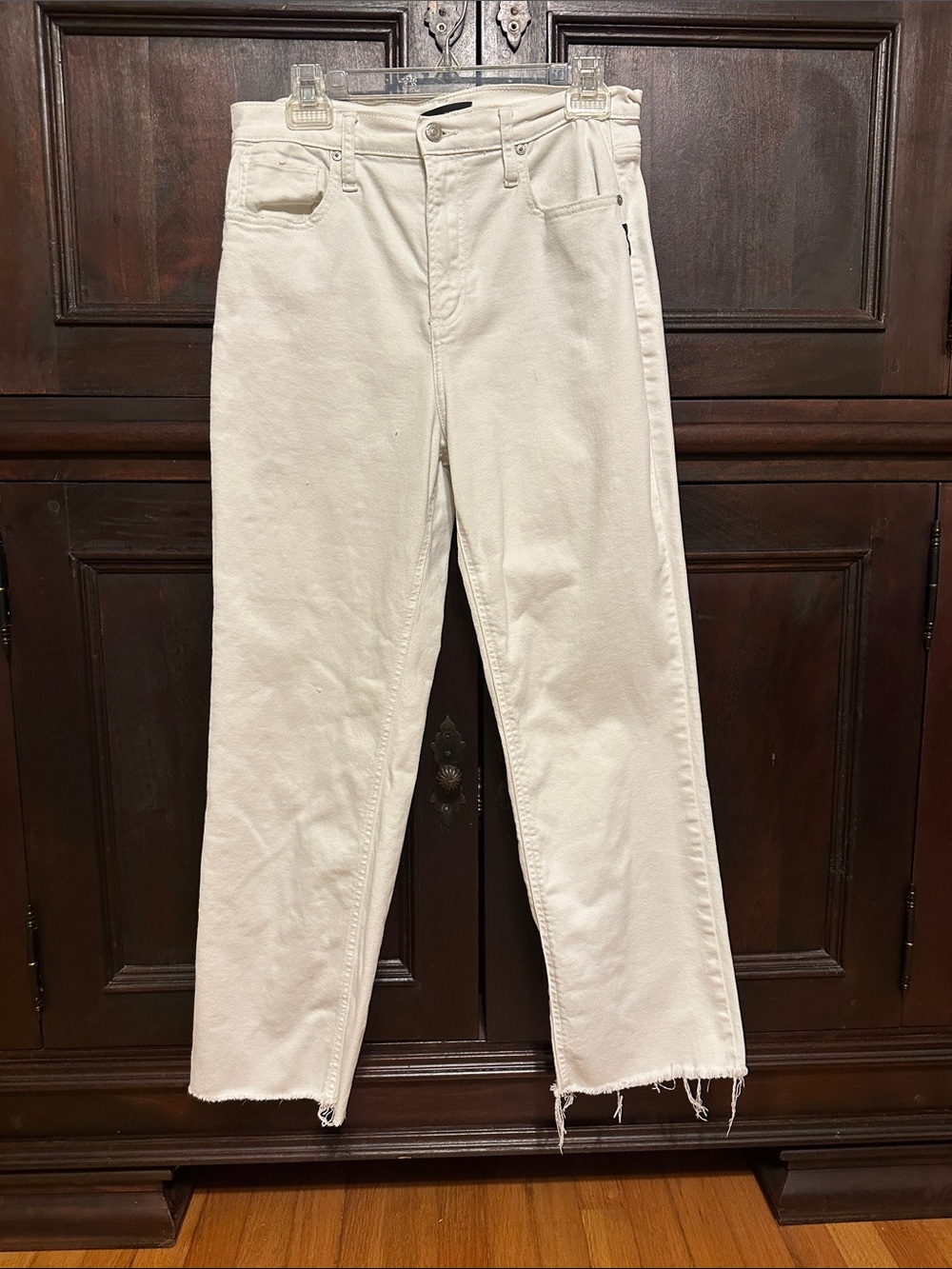 Silver Jeans Wimen’s Off-White Straight Jeans